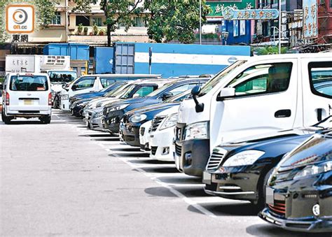 東呼即應：車位不足政府塞責 駕駛出行無奈違泊 .